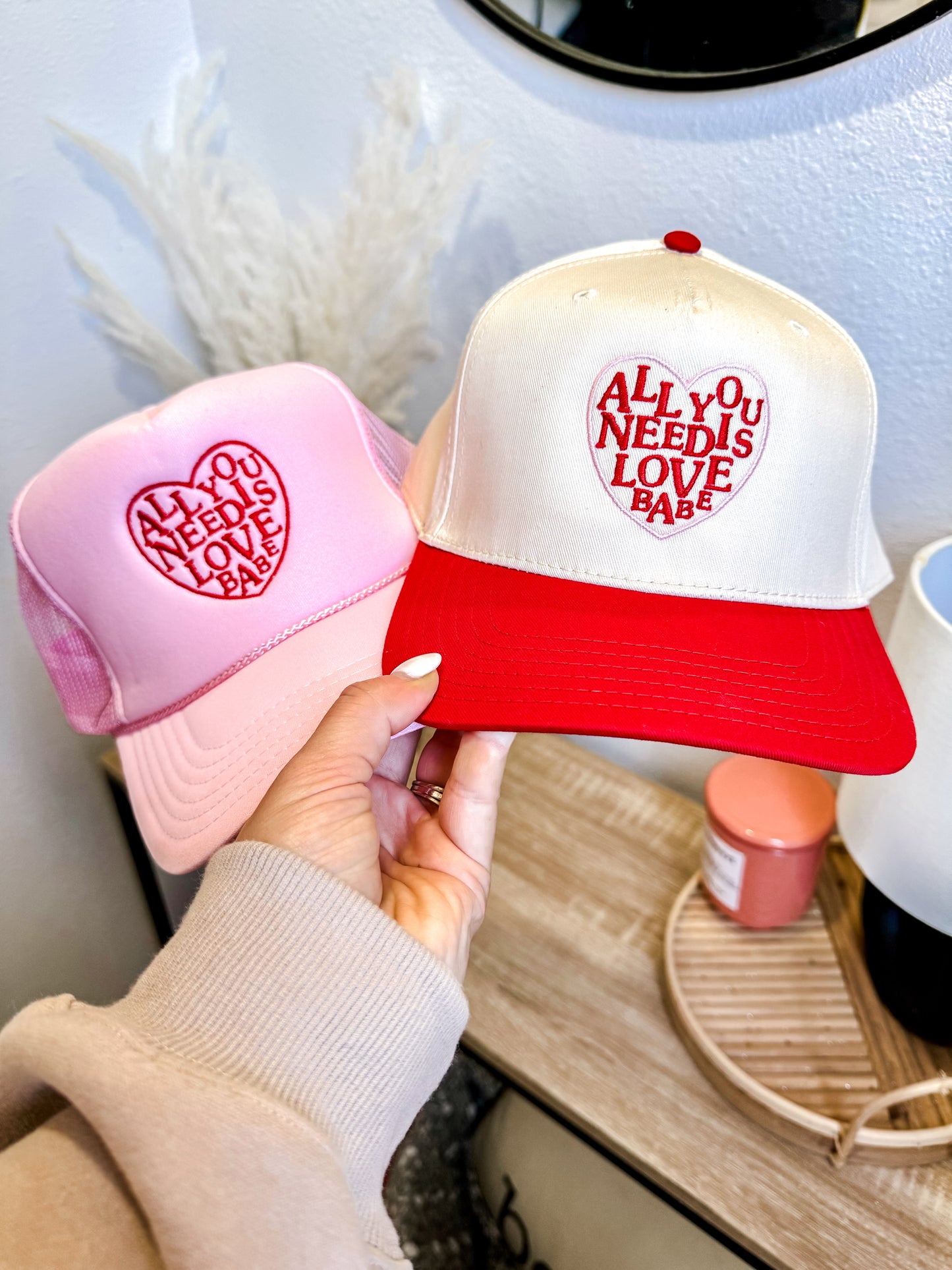 All you need is love Babe Hat
