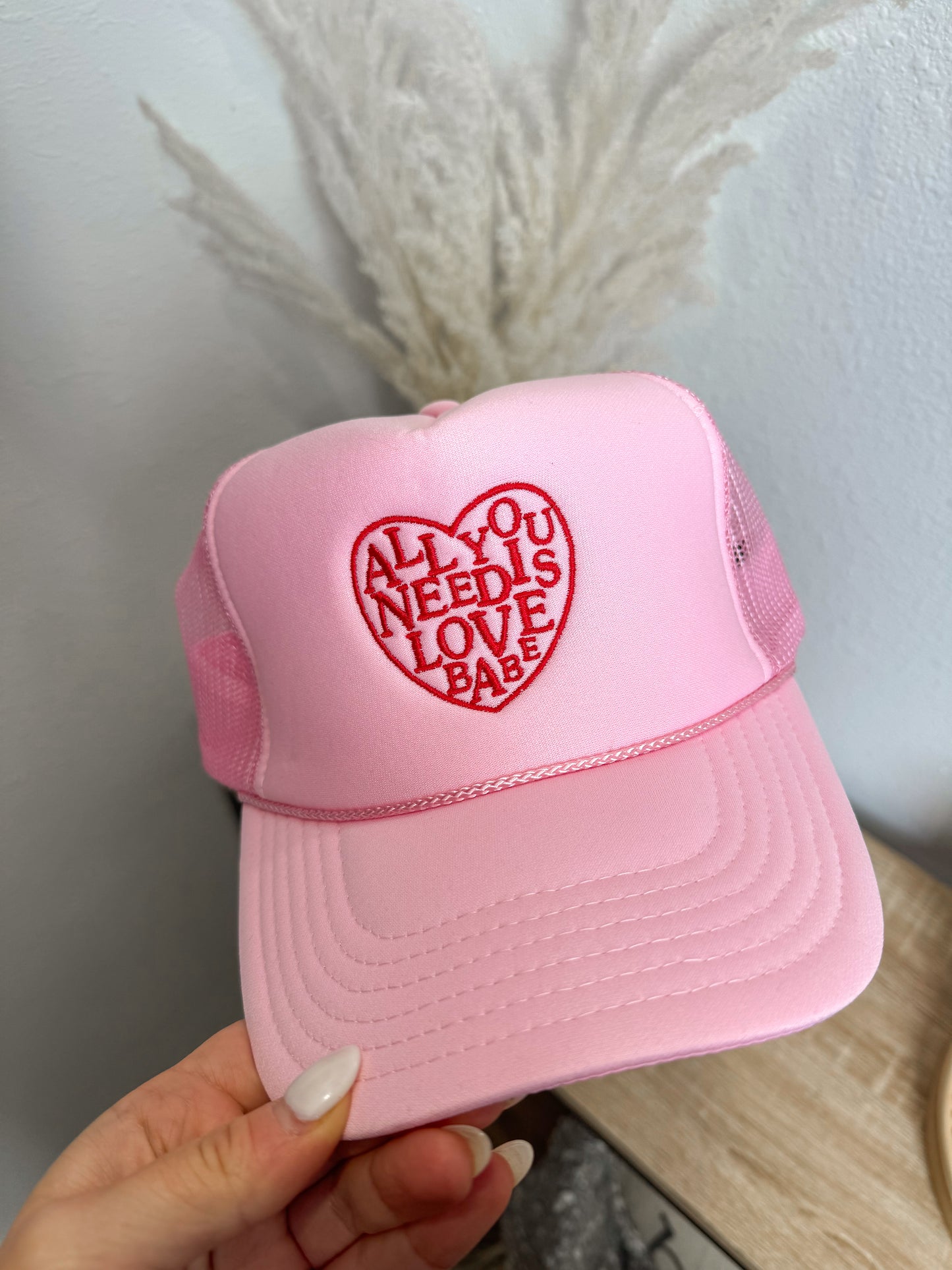 All you need is love Babe Hat